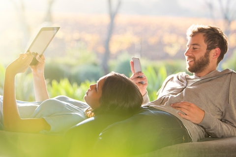Relaxing family reading communcations on mobiles