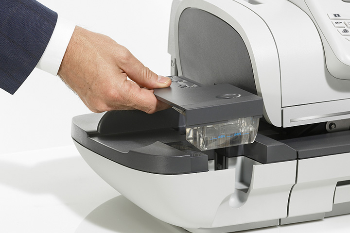 postage meter IS-420 moistener