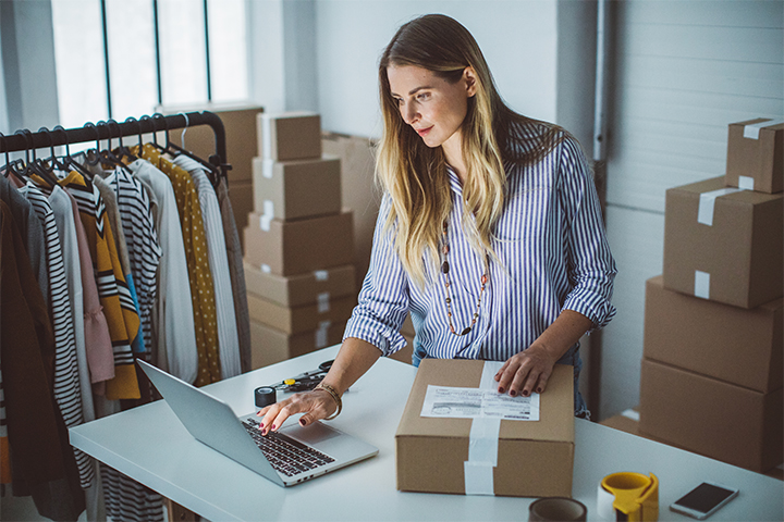De webshopkoppeling van Simplymail: super makkelijk pakketten versturen