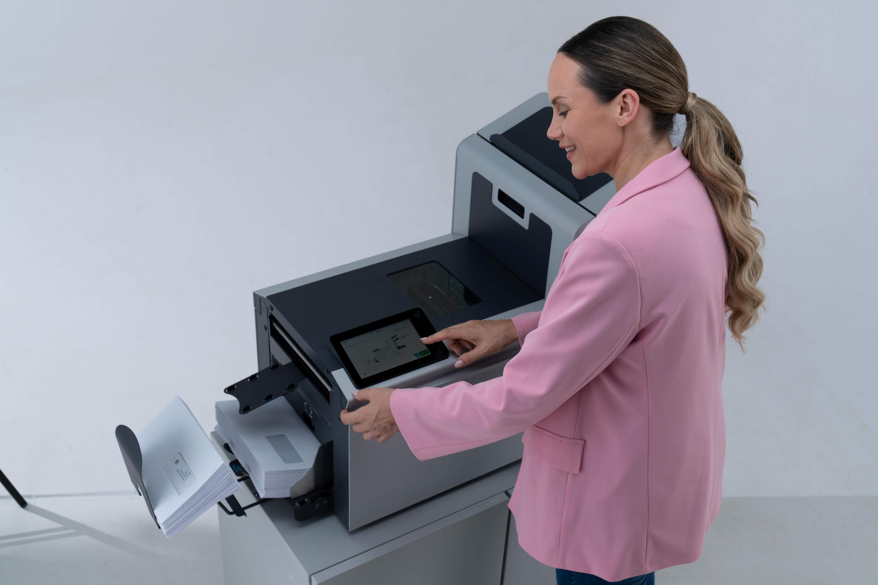 DS-67 Iq Intelligent Folder Inserter